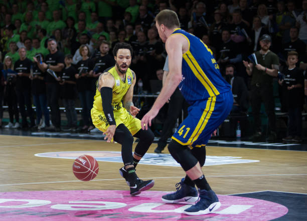 赛场上有着 赛场上有着